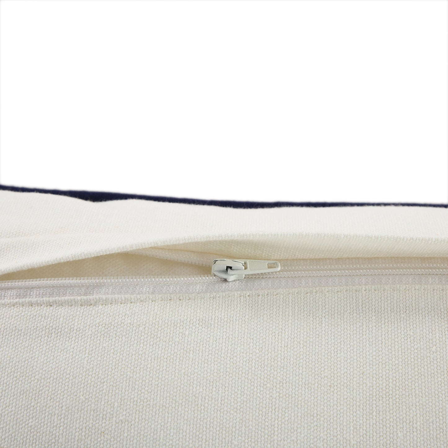 Coussin rectangulaire floral Saphira de la collection Indigo