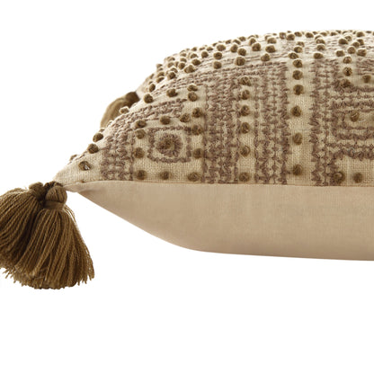 Coussin à pompons style nœud français Savannah de la collection Boho