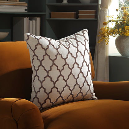 Coussin en treillis perlé à la main de la collection Luxe