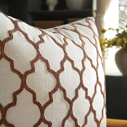 Coussin en treillis perlé à la main de la collection Luxe