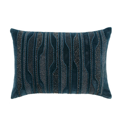 Oreiller en velours de coton bleu sarcelle à perles Zita de la collection Luxe