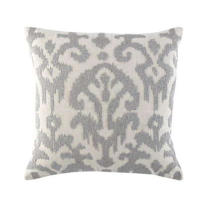 Coussin brodé à la main gris lunaire de la collection Ikat