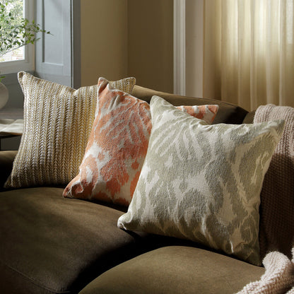 Coussin brodé à la main Ikat Collection Papaye Orange