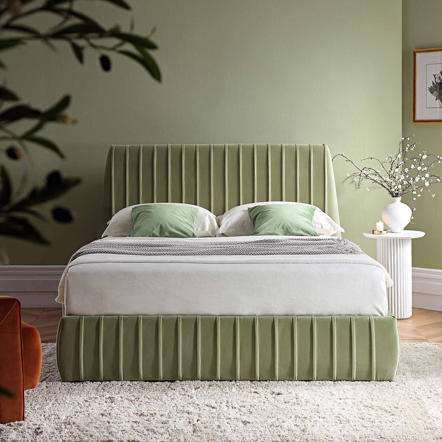 Lit de rangement ottoman plissé Helia, velours lichen
