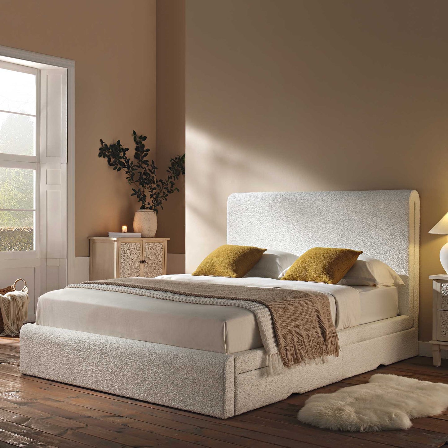 Lit incurvé Hampstead Ecru Boucle avec rangement à 4 tiroirs