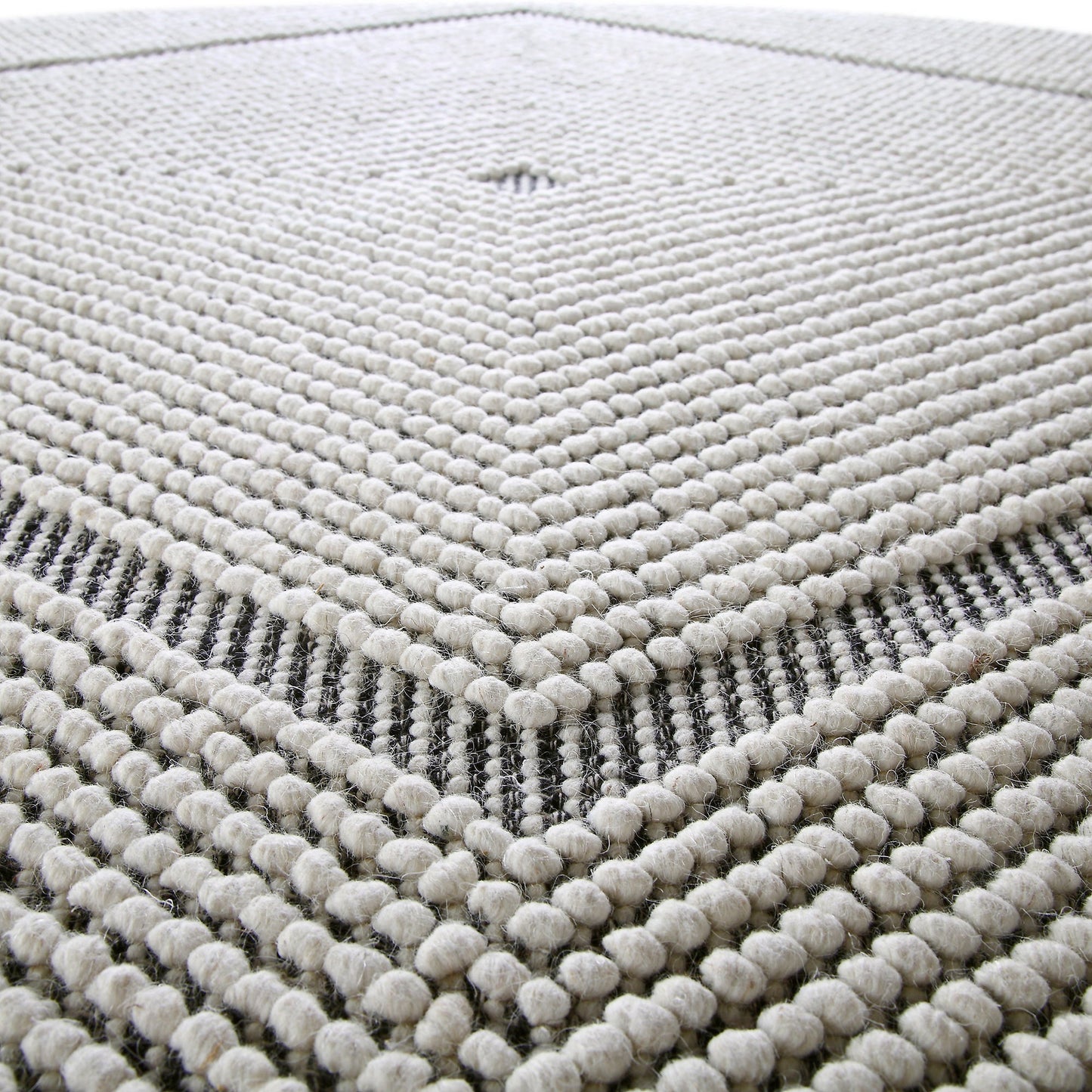 Tapis rond en laine tissé à la main Avanti, motif sel et poivre, à pompons et diamants