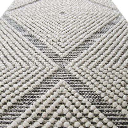 Tapis de couloir en laine à pompons diamantés sel et poivre tissé à la main Avanti