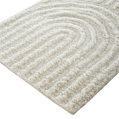 Tapis de couloir Geo Curve en laine de Nouvelle-Zélande touffetée à la main, couleur crème