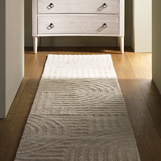 Tapis de couloir Geo Curve en laine de Nouvelle-Zélande touffetée à la main, couleur crème