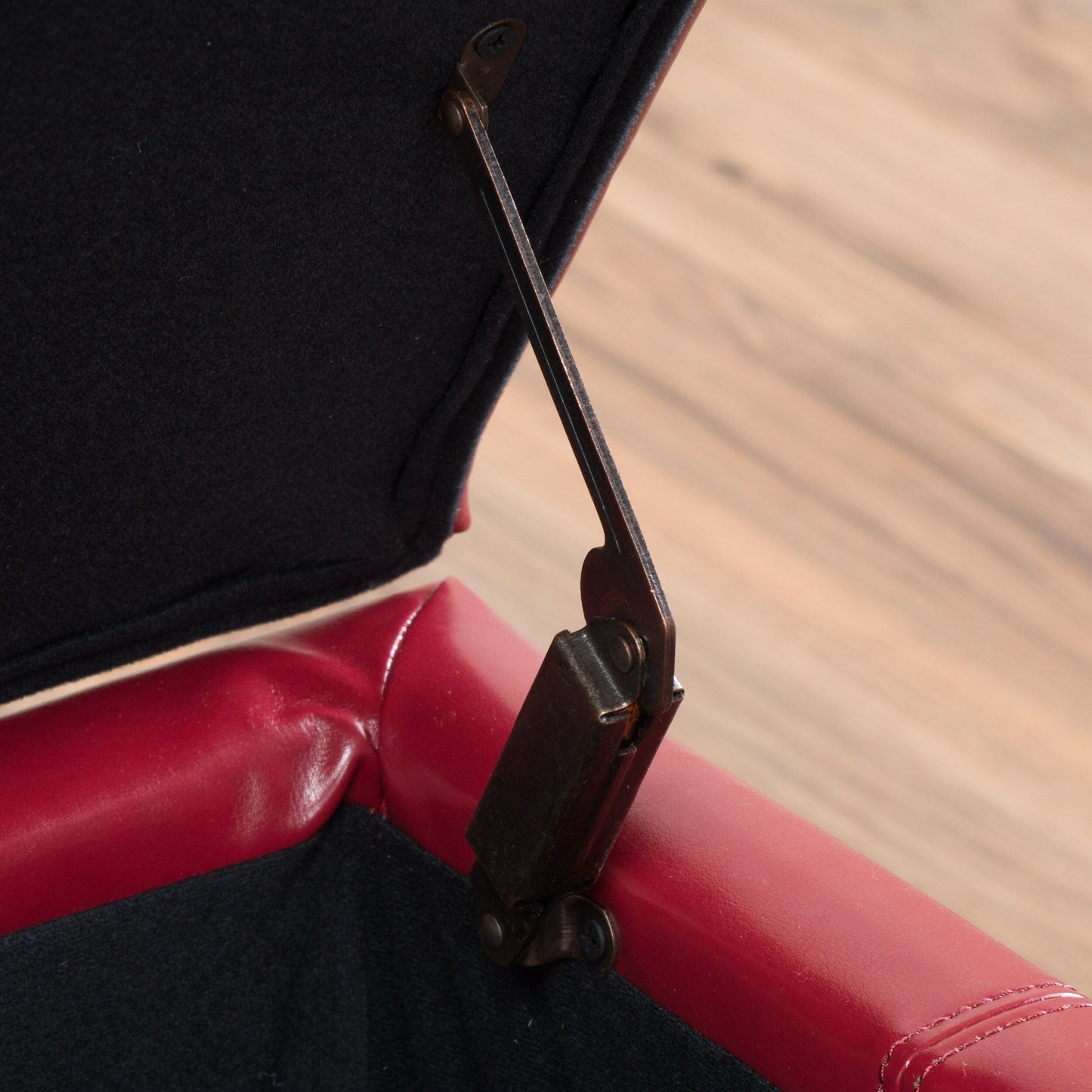 Banc de rangement Lucinda en similicuir de Christopher Knight Home - 51,25 cm L x 17,50 cm l x 16,25 cm H