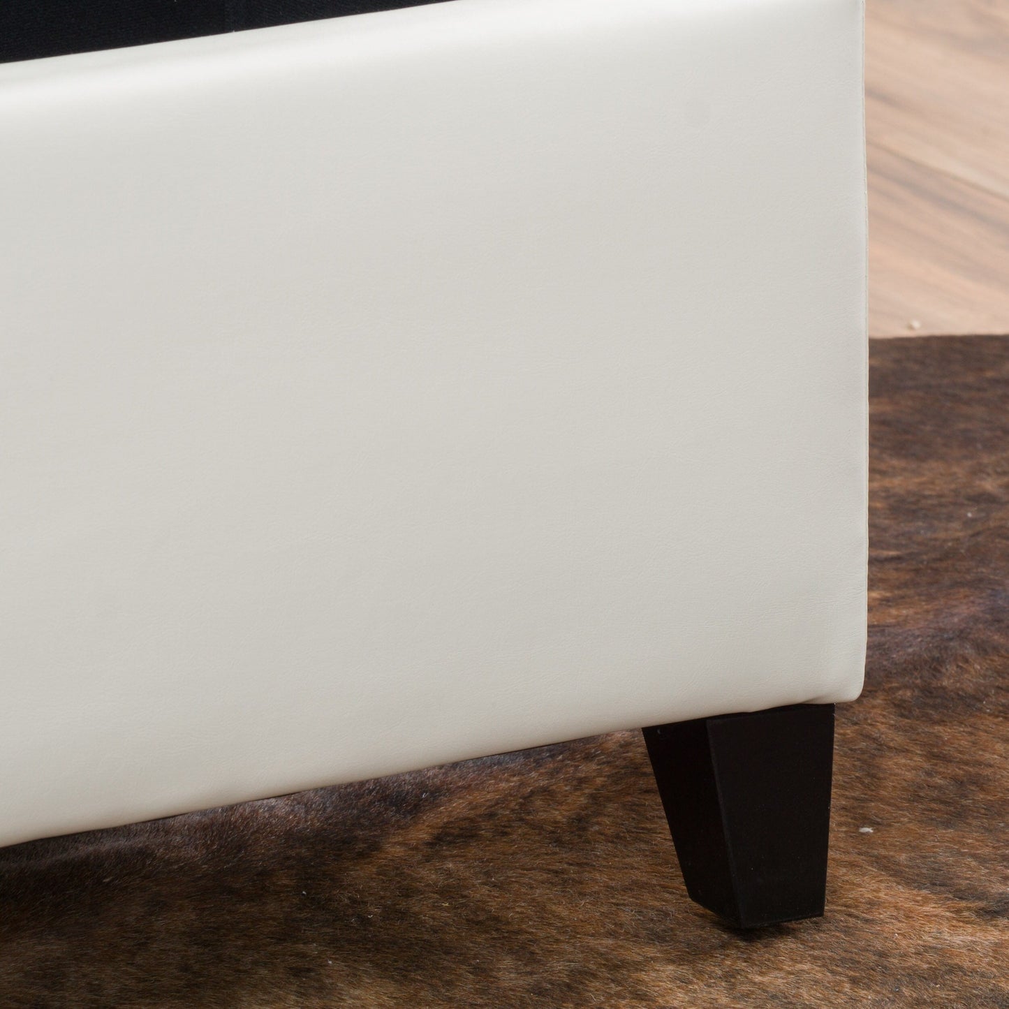 Banc de rangement Lucinda en similicuir de Christopher Knight Home - 51,25 cm L x 17,50 cm l x 16,25 cm H