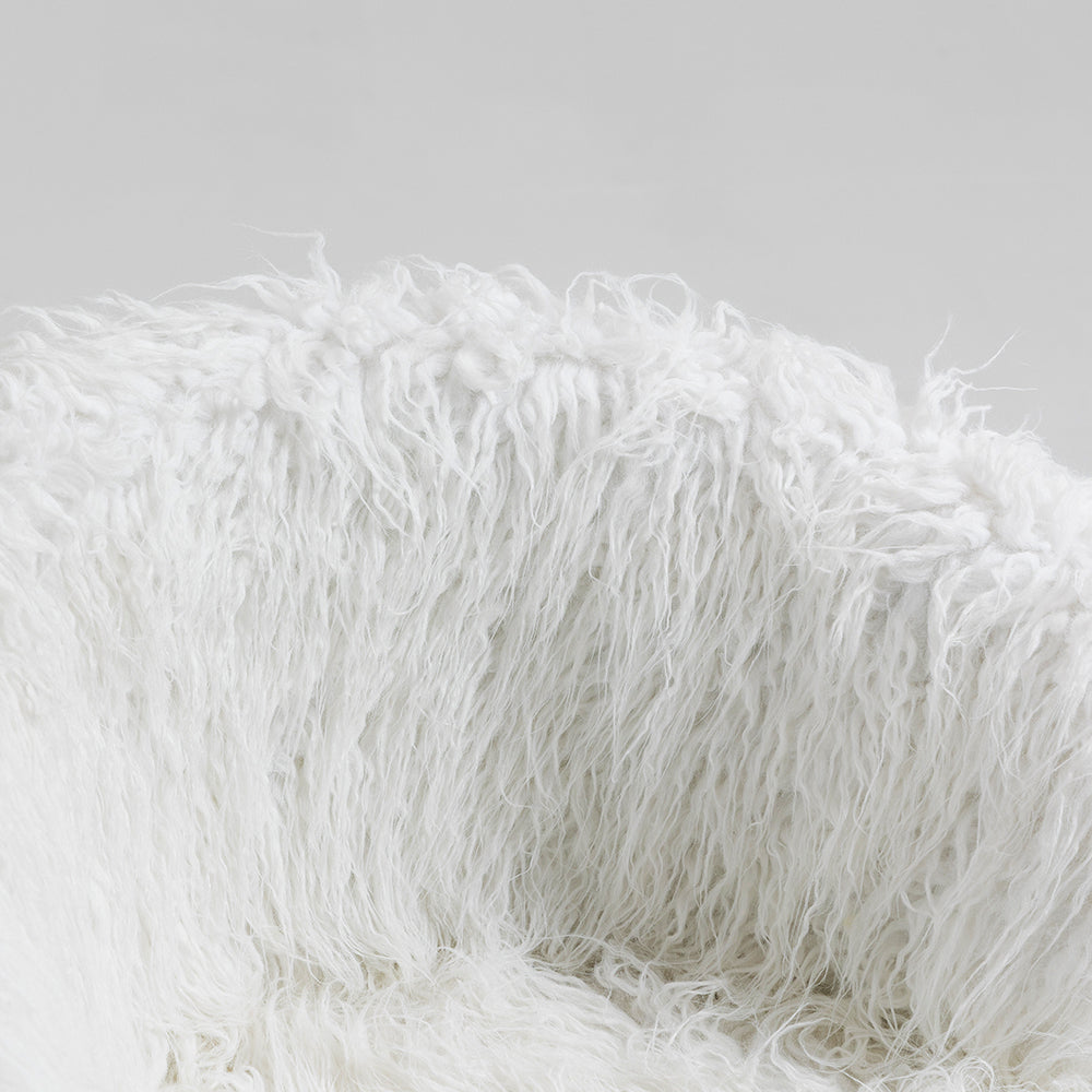 Fauteuil pivotant en fausse fourrure à poils longs Kylie Plush, blanc