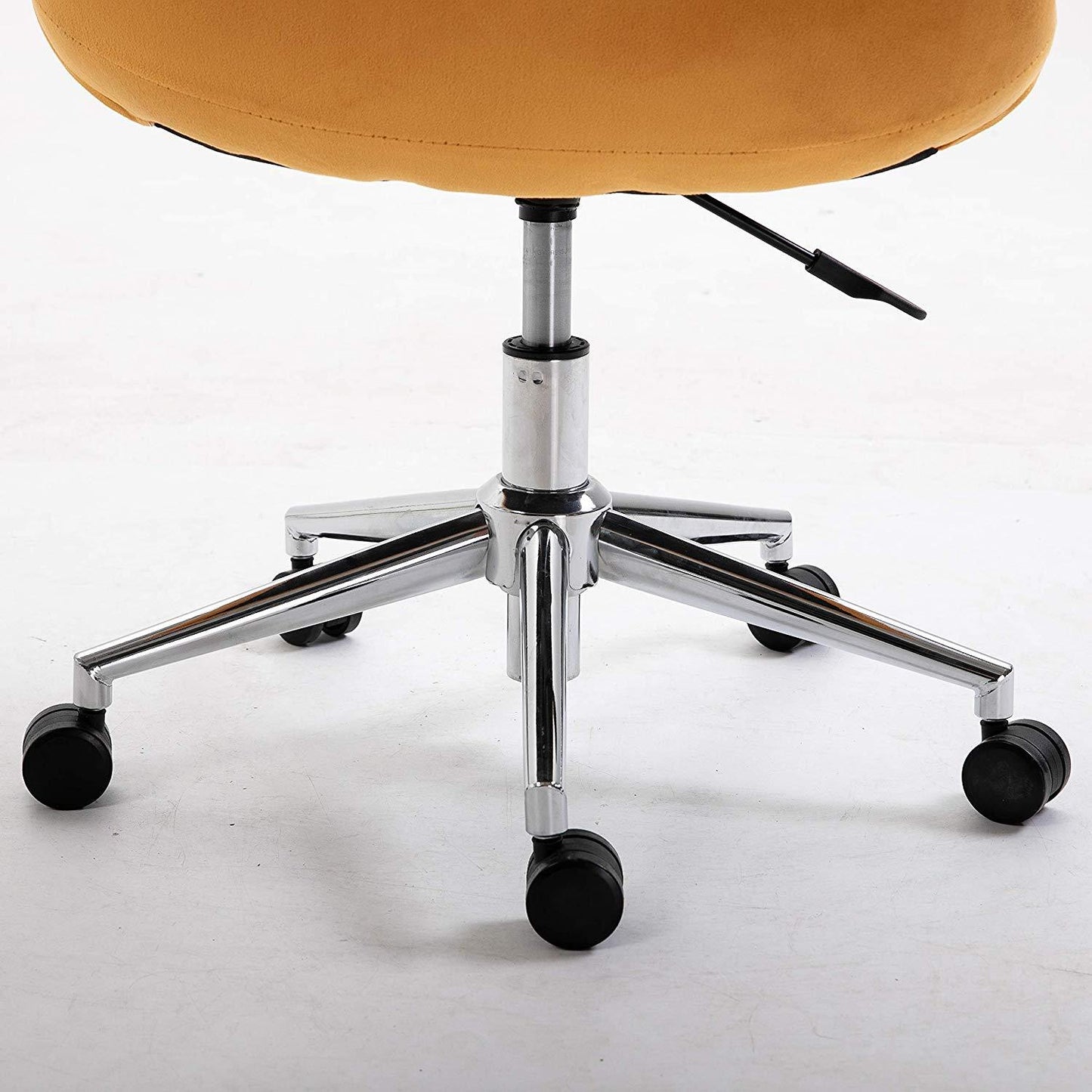 Chaise de bureau pivotante en velours jaune moutarde Cala
