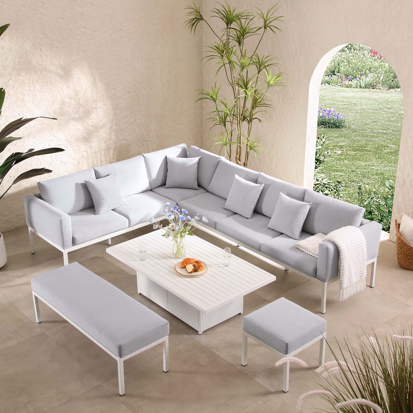 Ensemble de salle à manger d'angle Calabasas, grand format, en tissu et aluminium, avec table relevable, gris clair