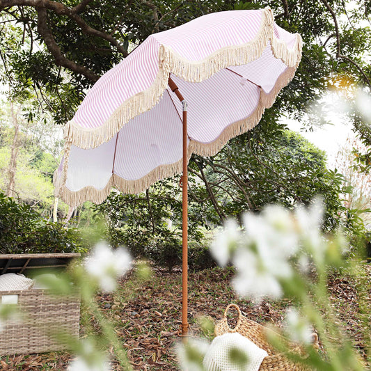 Parasol à franges inclinable à rayures roses et blanches Gabriel