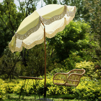 Parasol à franges inclinable à rayures jaunes et blanches Gabriel
