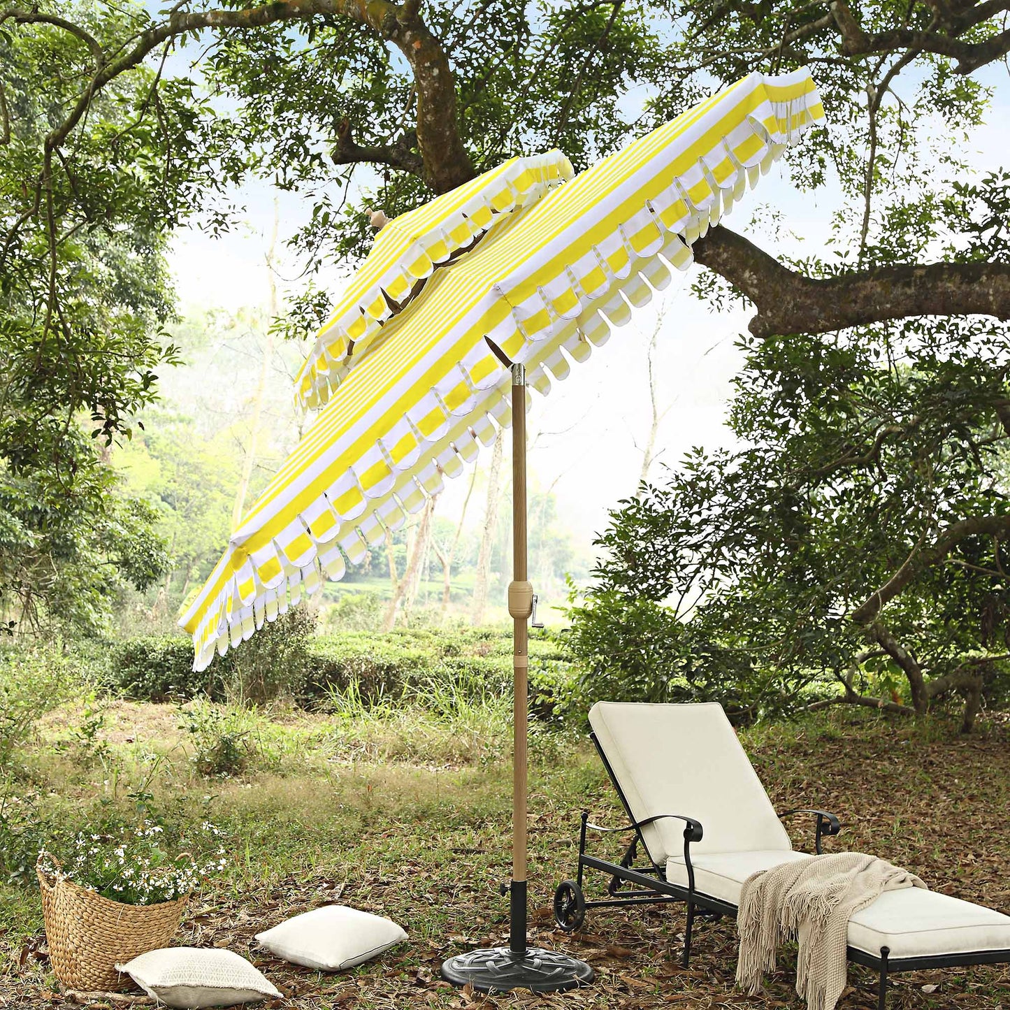 Parasol Fabienne à double manivelle et inclinable à rayures jaunes et blanches 3M