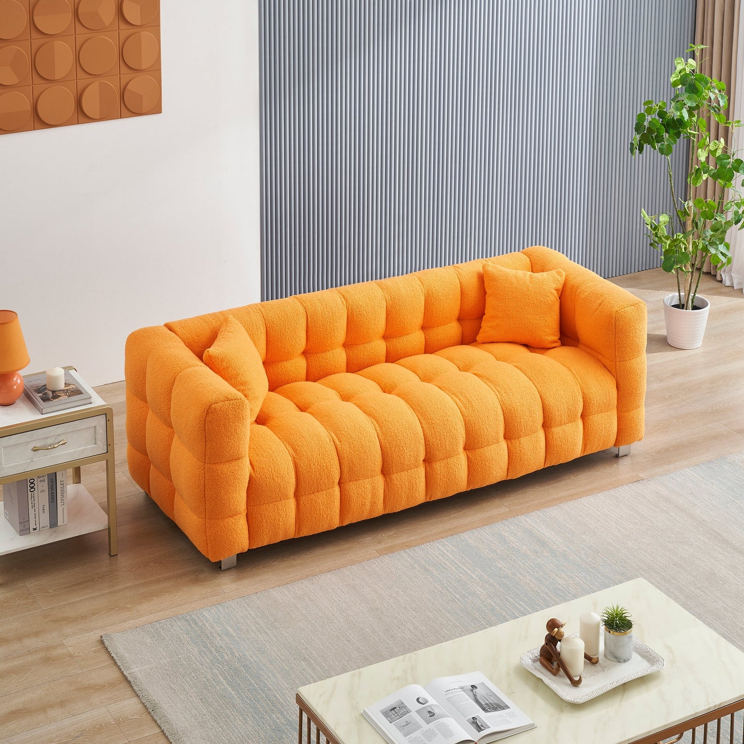 Canapé 3 places Teddy Orange 80 avec deux coussins et pieds en matériel robuste