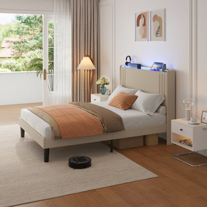 Lit Queen/Full à tête de lit capitonnée à canaux verticaux et dossier à oreilles