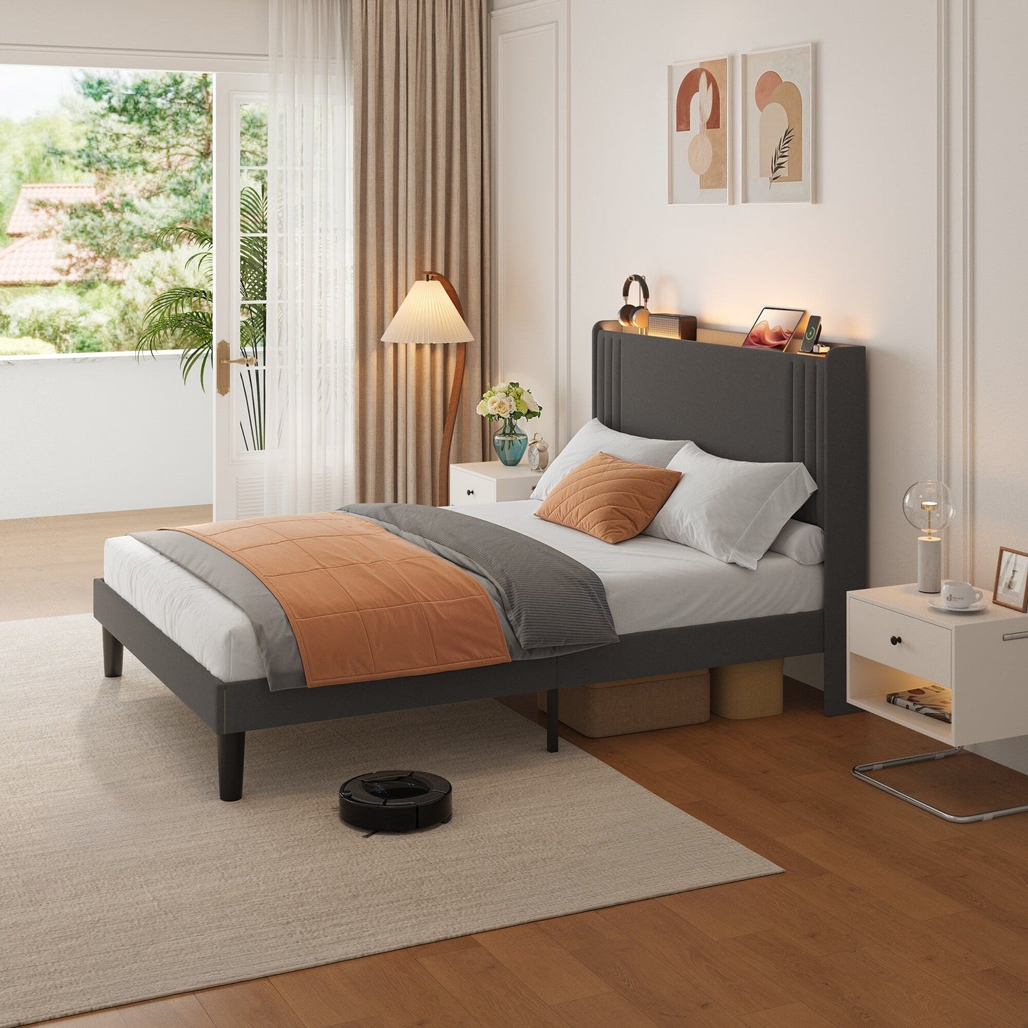 Lit Queen/Full à tête de lit capitonnée à canaux verticaux et dossier à oreilles