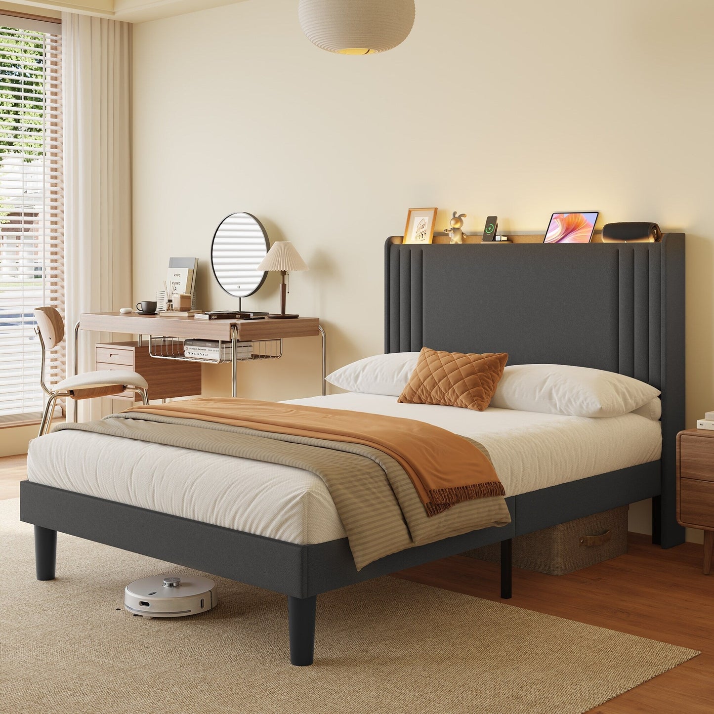 Lit Queen/Full à tête de lit capitonnée à canaux verticaux et dossier à oreilles