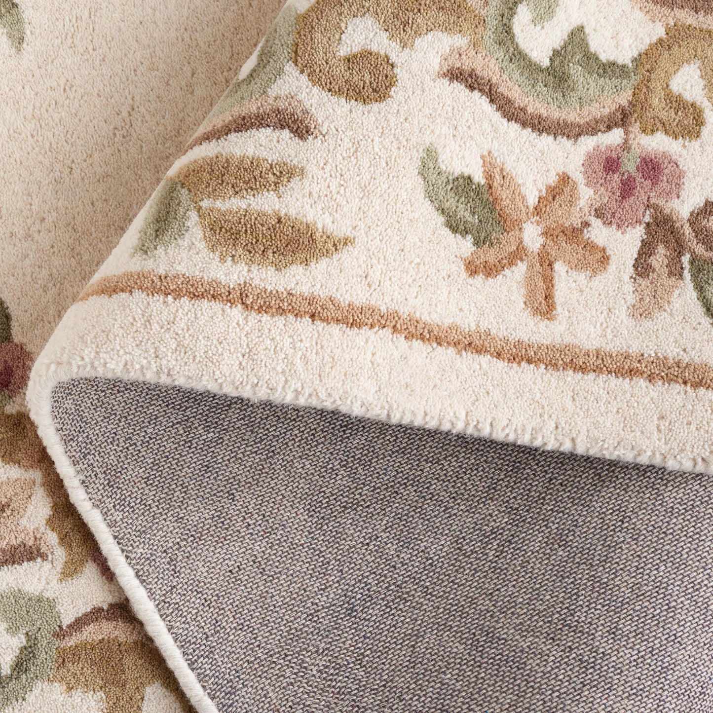 Tapis traditionnel en laine SAFAVIEH fait main, style Aubusson Hale.