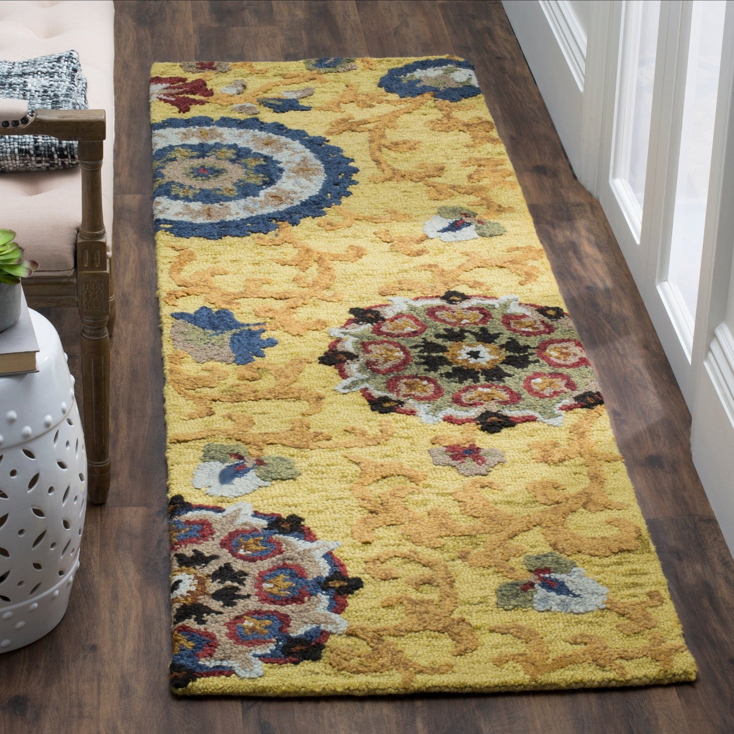 Tapis en laine moderne à motif floral Blossom Maaret, fait main par SAFAVIEH