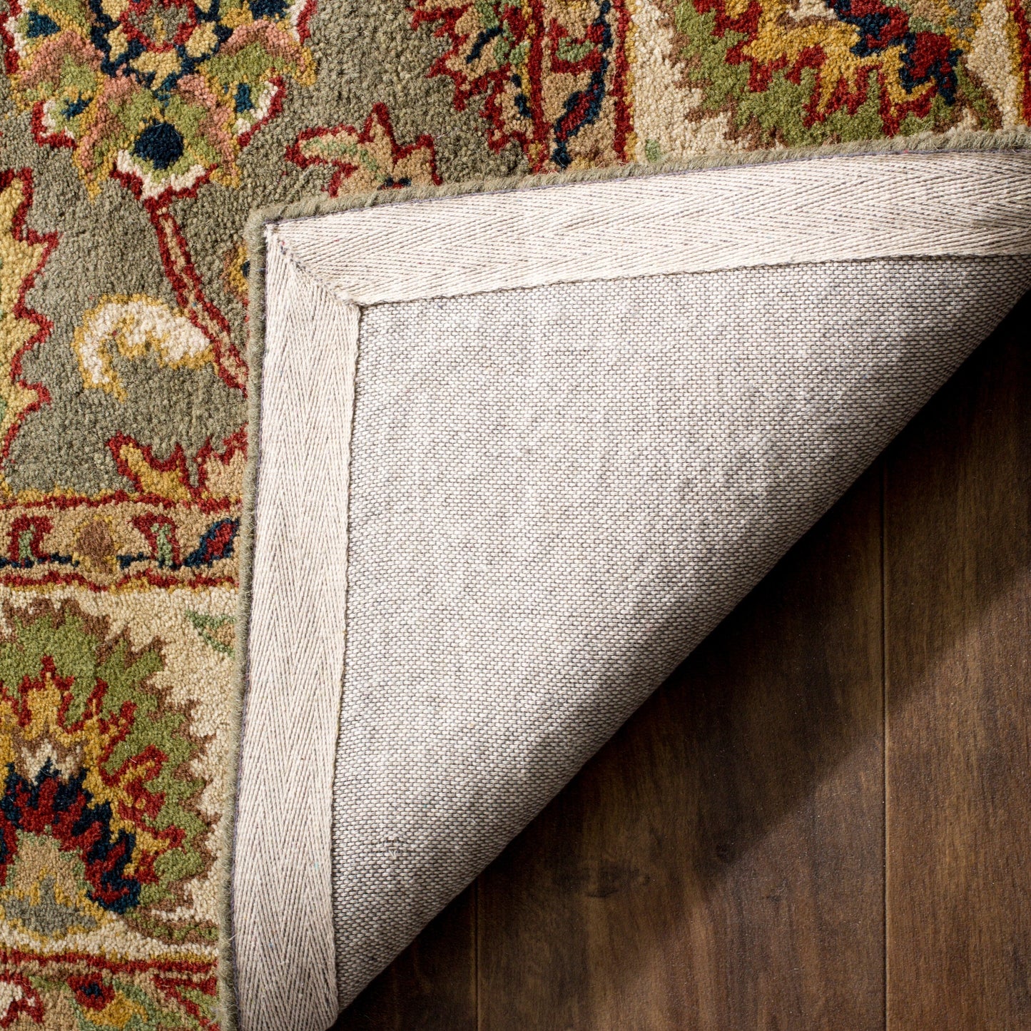 Tapis traditionnel oriental classique Juliya en laine SAFAVIEH fait main