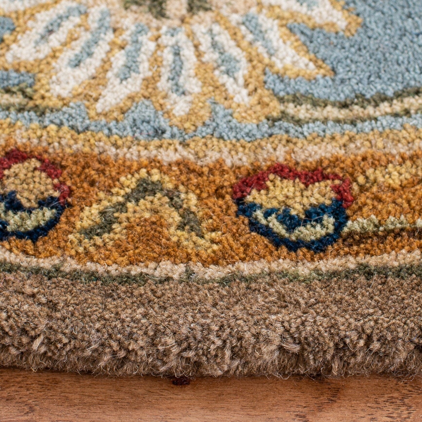 Tapis oriental traditionnel classique Marharita en laine SAFAVIEH fait main