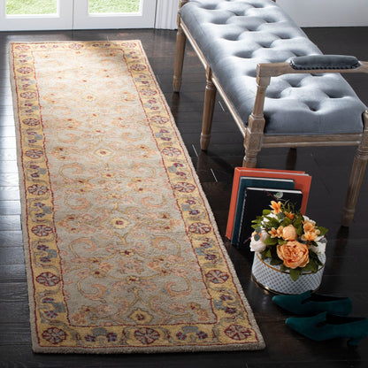 Tapis SAFAVIEH classique fait main en laine de Souheir traditionnel oriental