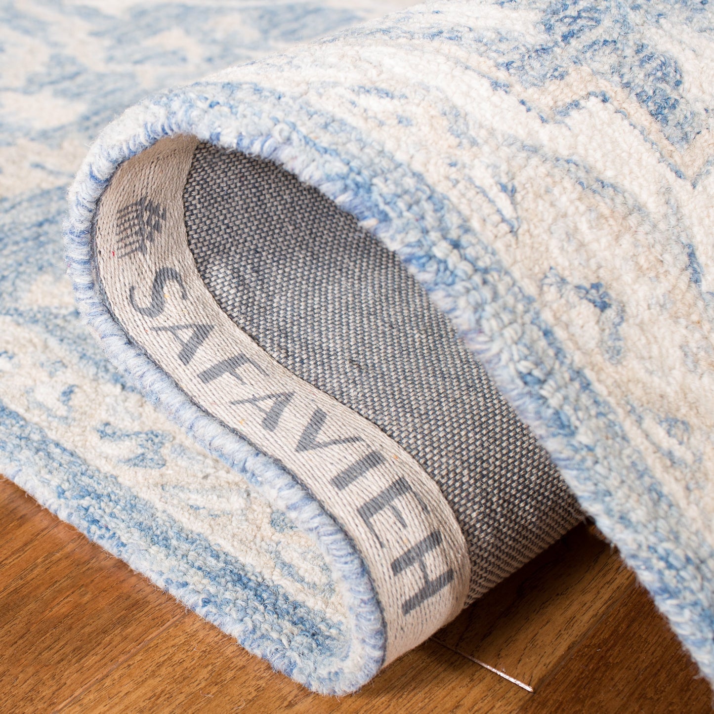 Tapis en laine SAFAVIEH à micro-boucles, motif médaillon Gulseven, fait main