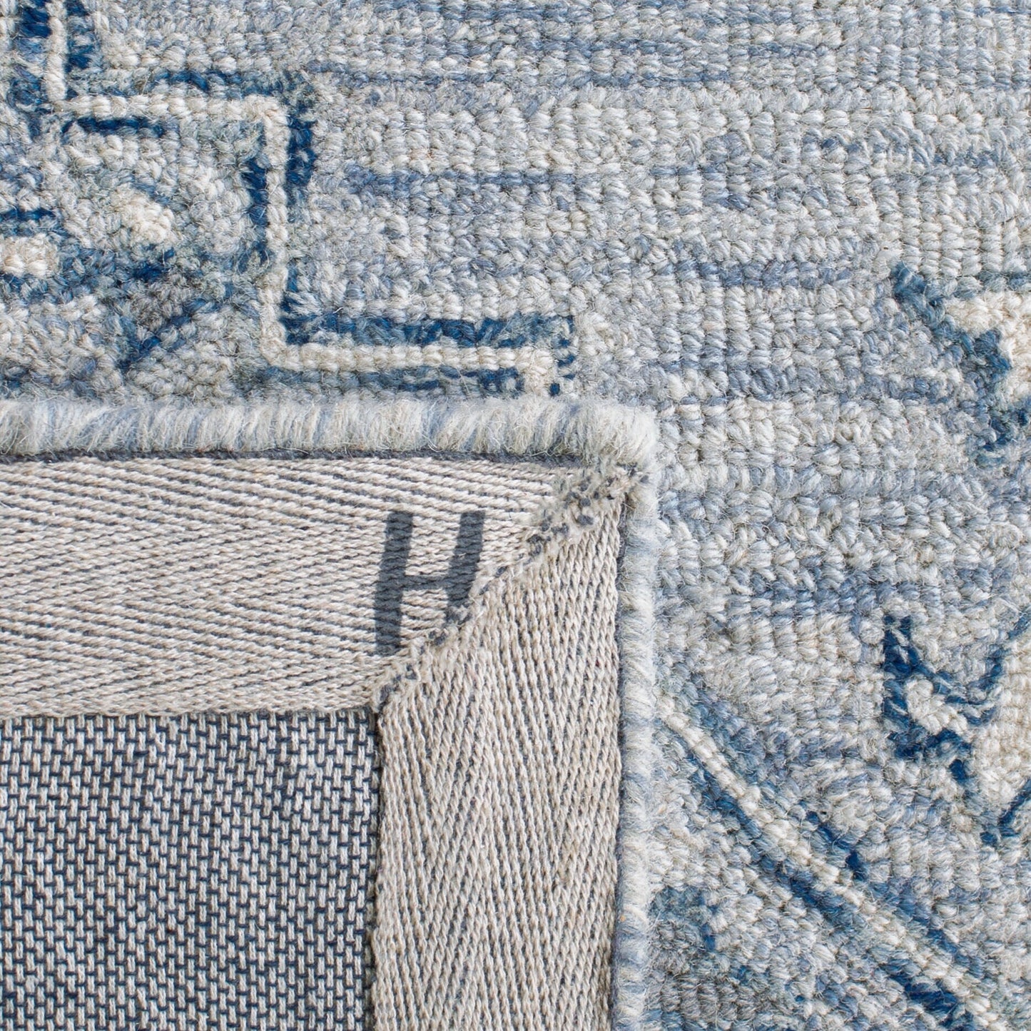 Tapis SAFAVIEH en laine Torbjorg micro-bouclée faite à la main