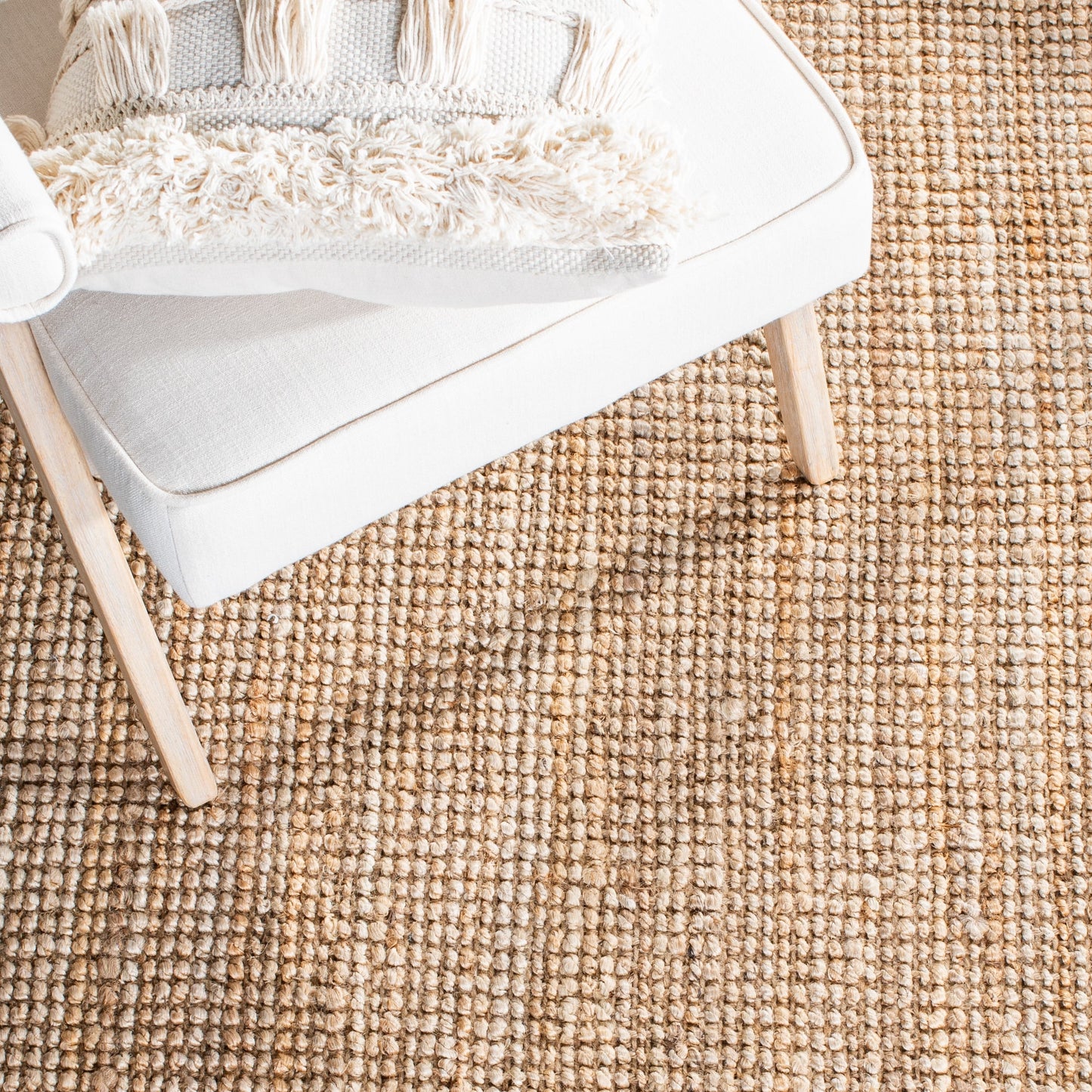 Tapis SAFAVIEH Mirnesa en jute naturel fait main avec franges