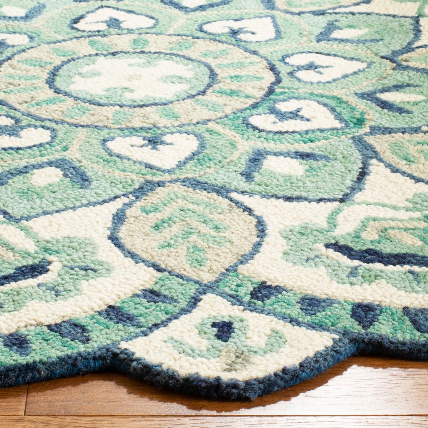 Tapis en laine Sheyla à fleurs ornementales, fait main, SAFAVIEH.