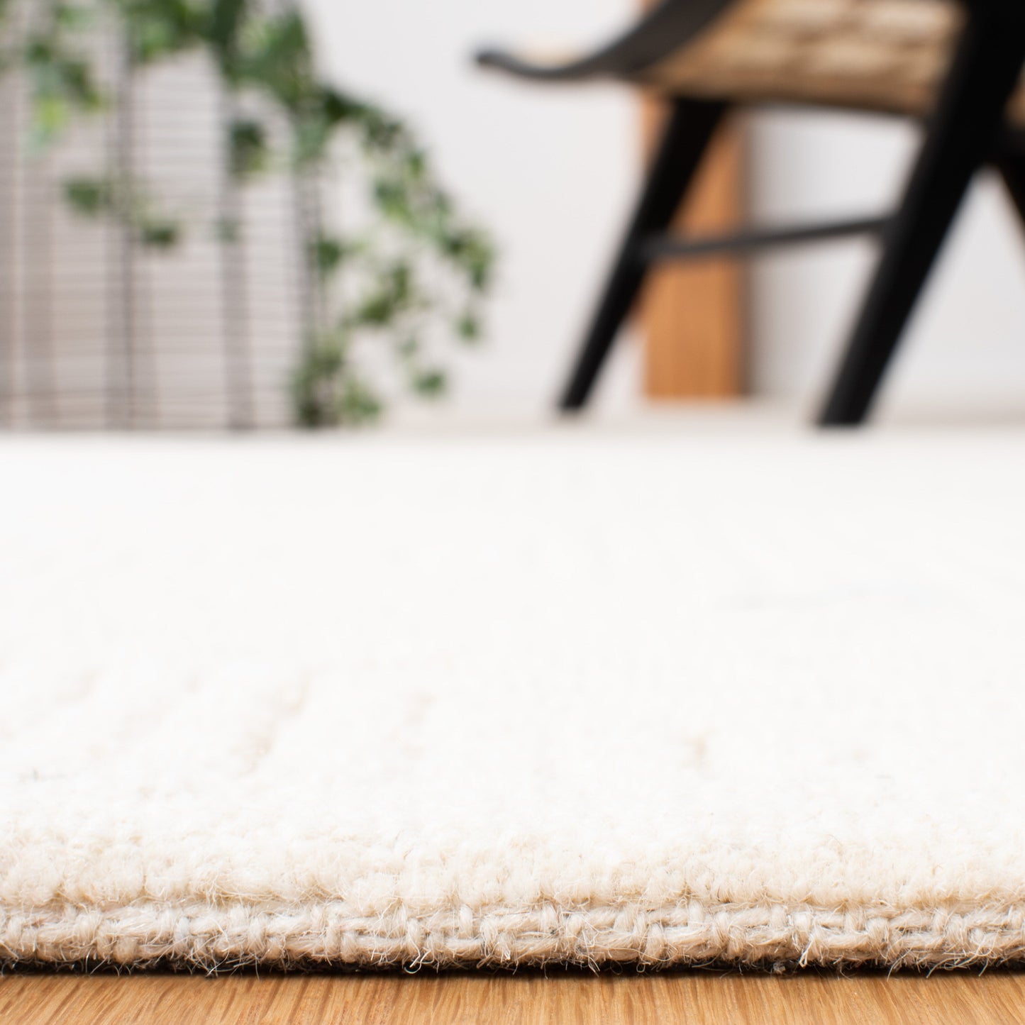 Tapis texturé en laine Nigina fait main SAFAVIEH