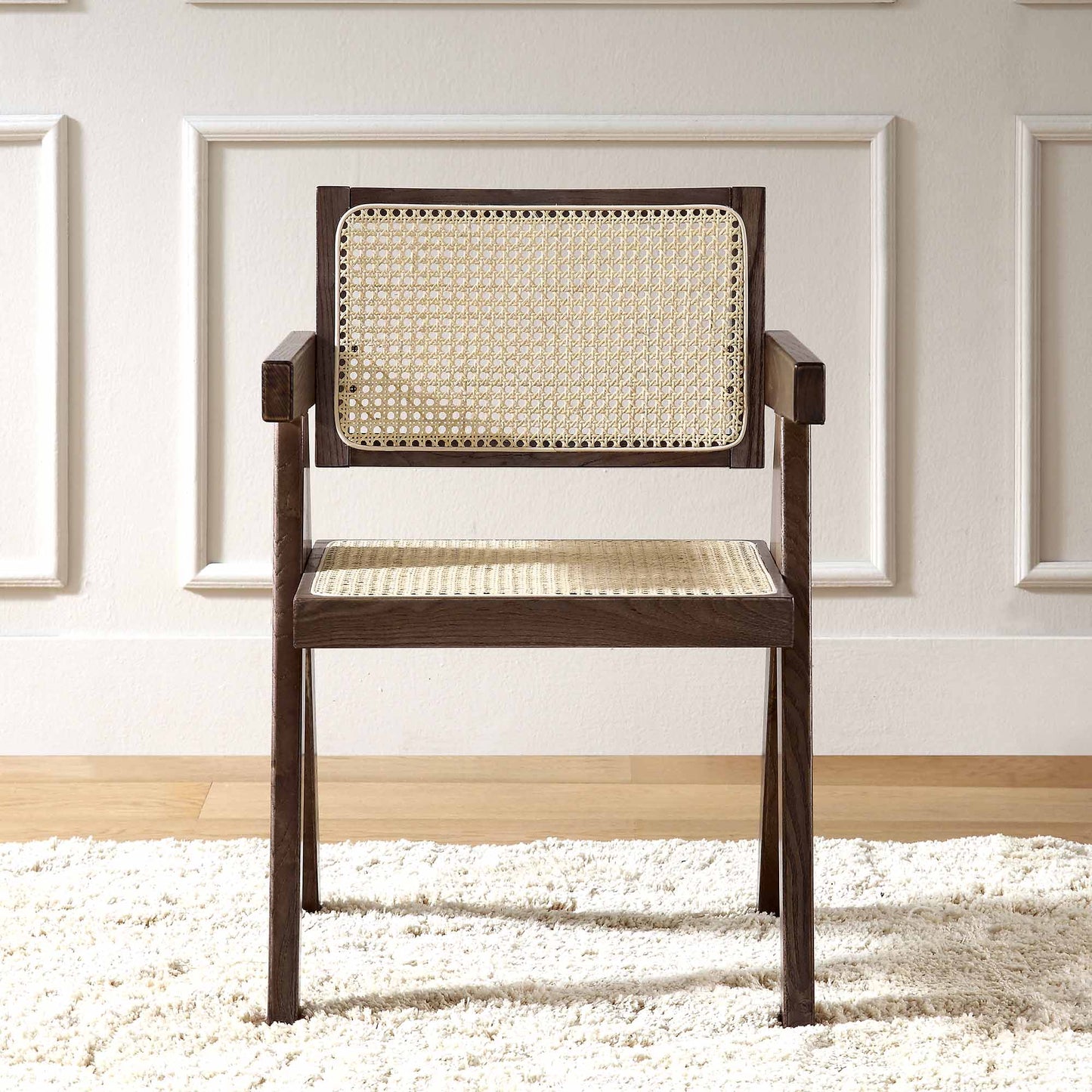 Chaise de salle à manger Jeanne en noyer foncé, rotin et hêtre massif