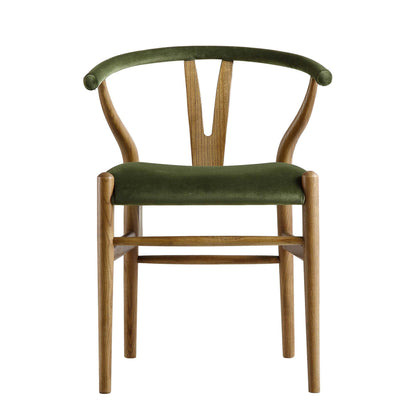 Chaise de salle à manger rembourrée Hansel Wishbone, velours vert mousse et cadre en noyer clair