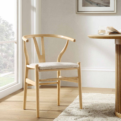 Chaise de salle à manger Hansel en bois Wishbone, boucle blanc ivoire et cadre naturel