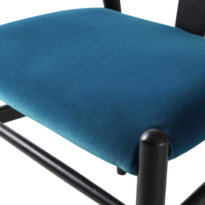 Chaise de salle à manger rembourrée Hansel Wishbone, velours bleu et cadre noir