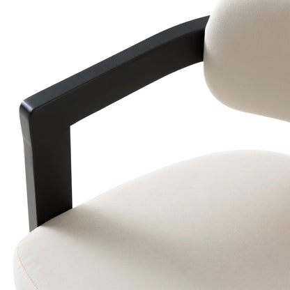 Chaise Stanford incurvée en velours champagne avec cadre en bois noir
