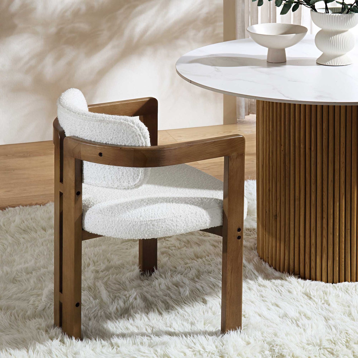 Chaise Stanford incurvée avec cadre en bois de noyer blanc
