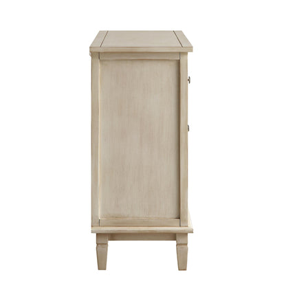Commode 3 tiroirs sculptée blanchie à la chaux de Chantilly