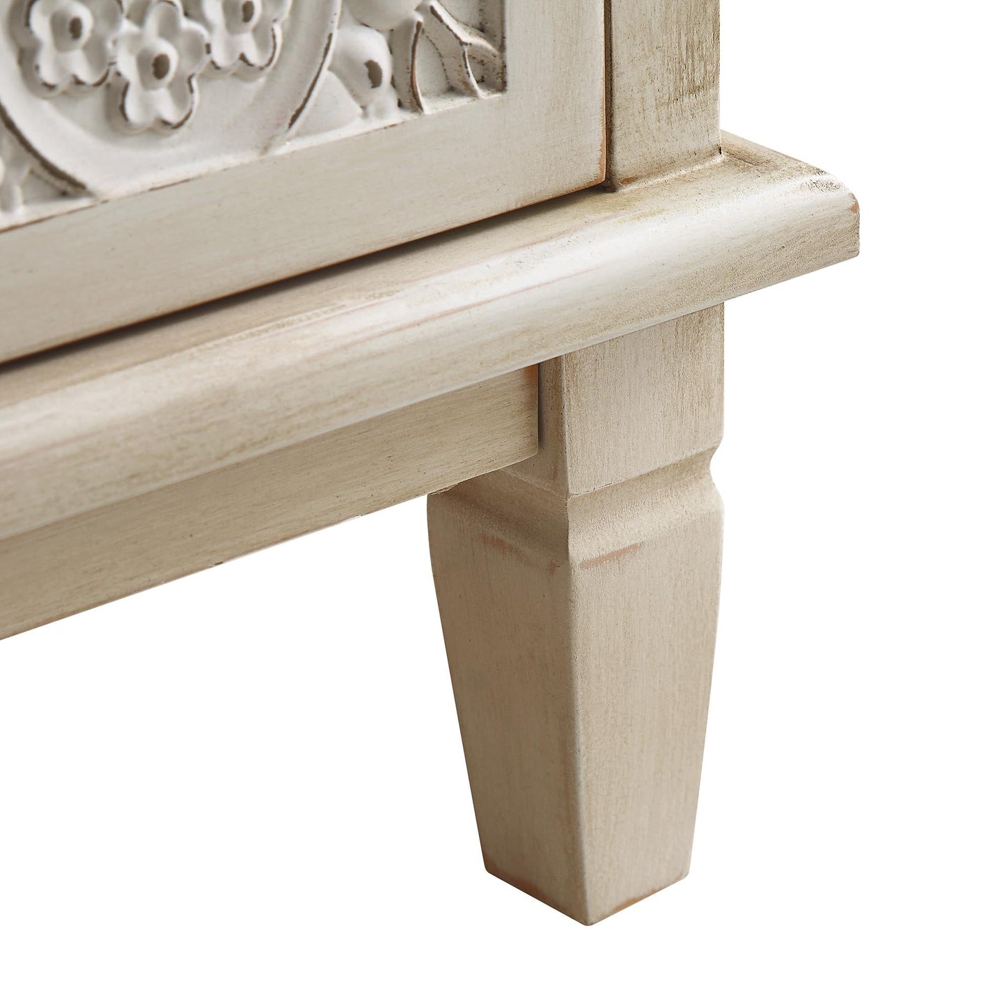 Commode 3 tiroirs sculptée blanchie à la chaux de Chantilly