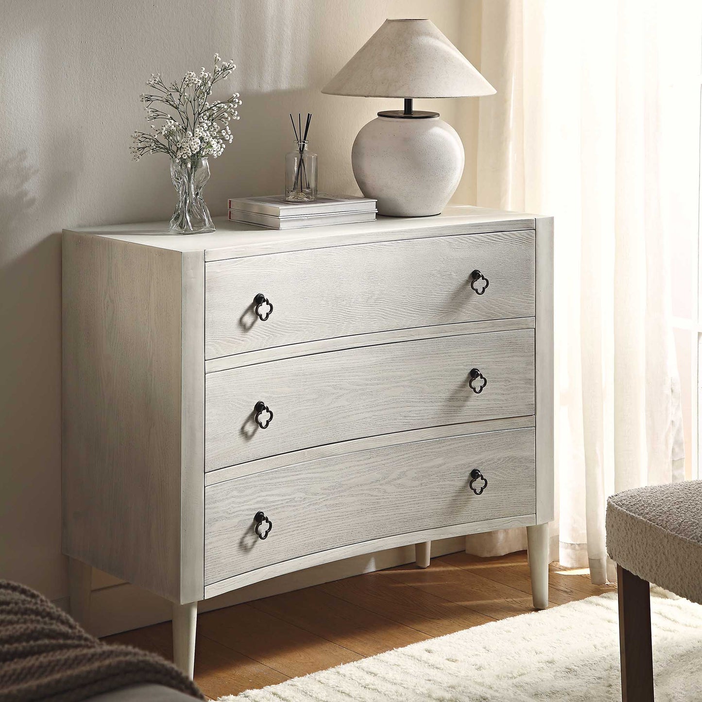 Commode concave Thalia à 3 tiroirs, blanc délavé