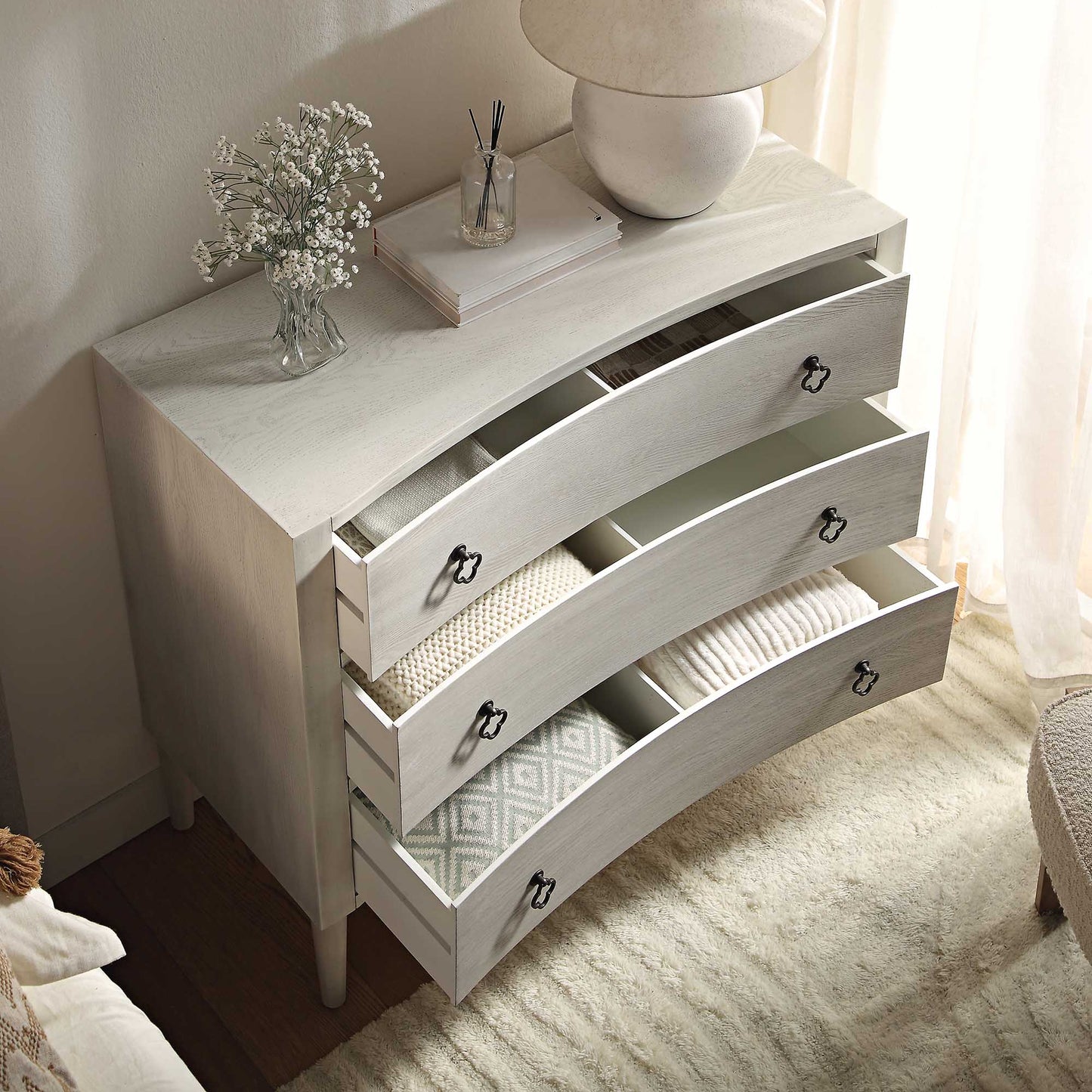 Commode concave Thalia à 3 tiroirs, blanc délavé
