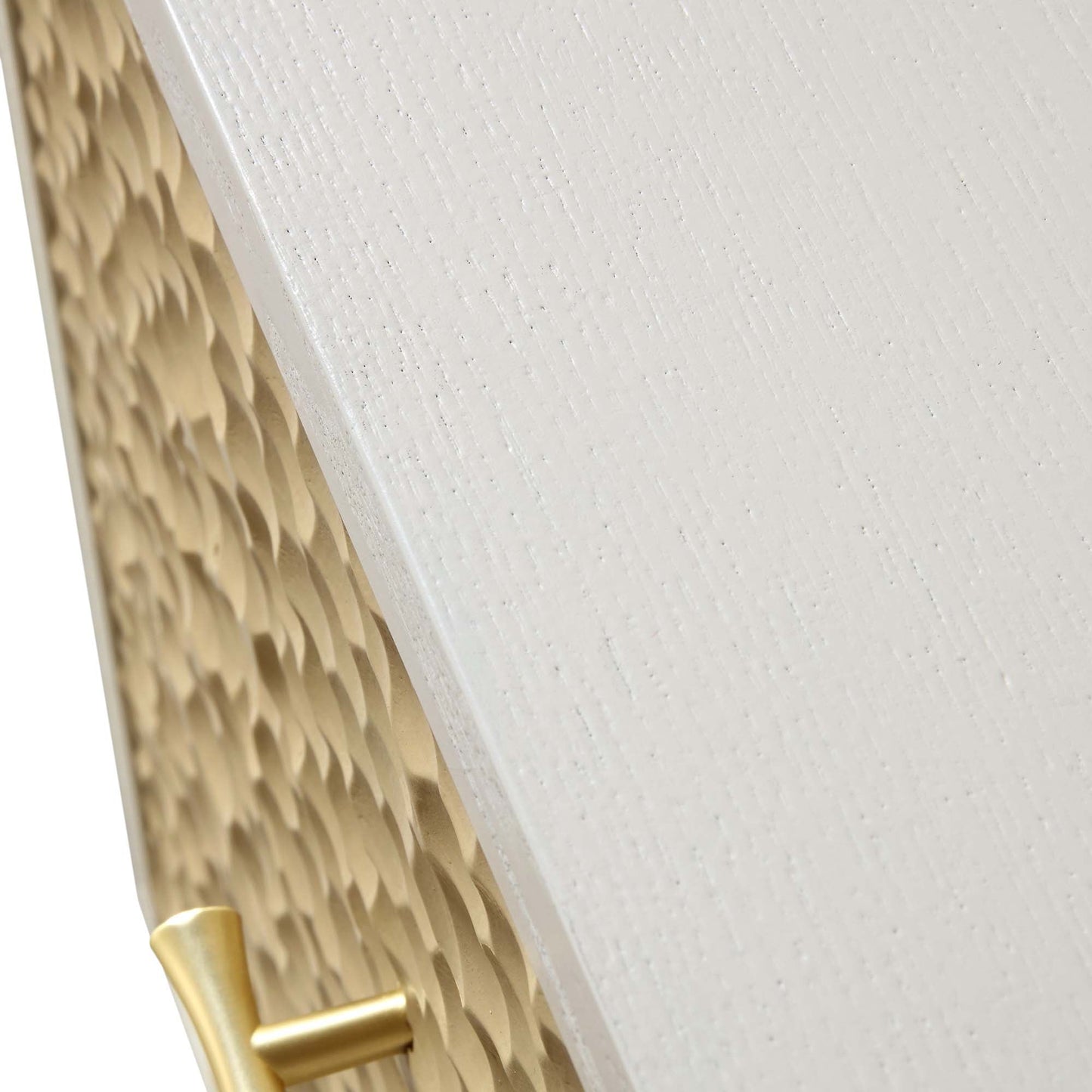 Table de chevet sculptée Bianca Chip, beige sable et ivoire