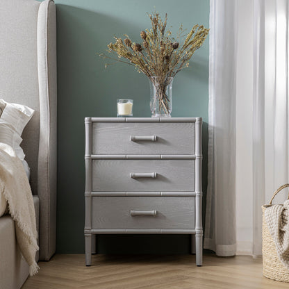 Table de chevet 3 tiroirs Elstowe en imitation bambou, gris chaud