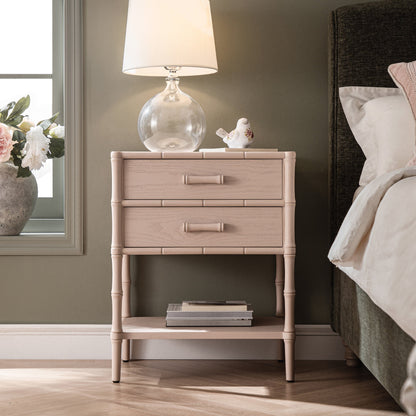 Table de chevet 2 tiroirs Elstowe en imitation bambou, rose nude