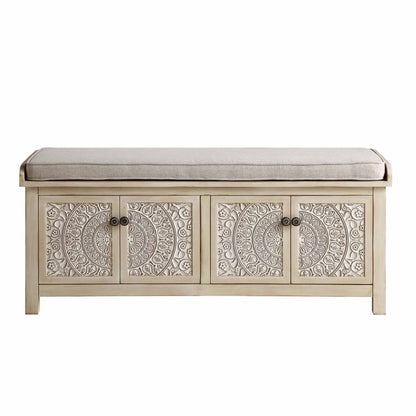 Banc de rangement sculpté blanchi à la chaux de Chantilly