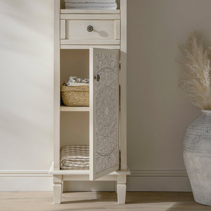 Armoire de rangement haute de salle de bain sculptée blanchie à la chaux Chantilly